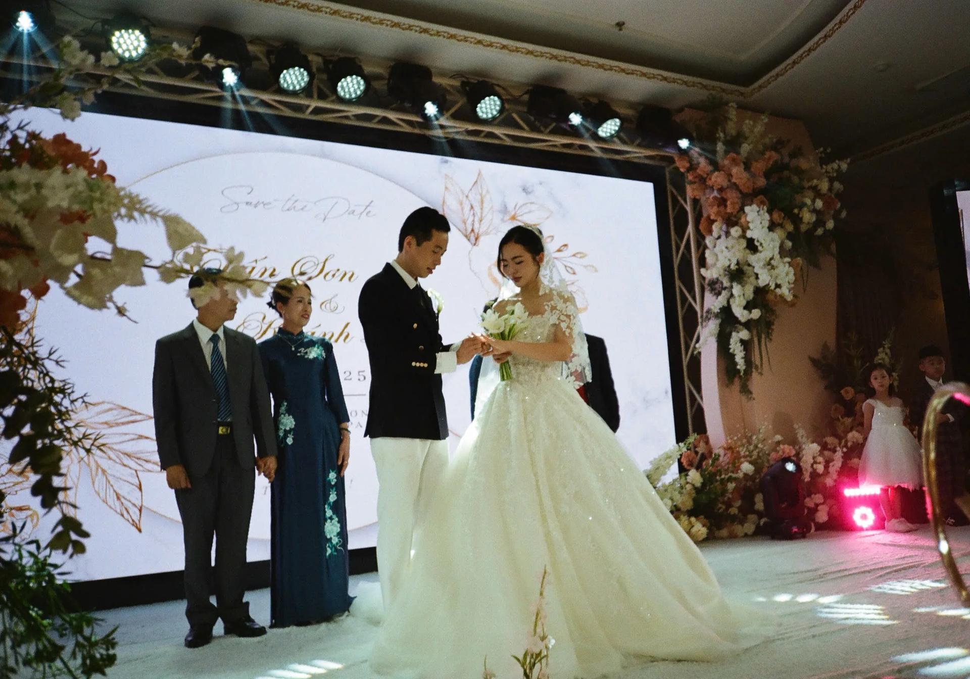 CD KHÁNH LINH 17