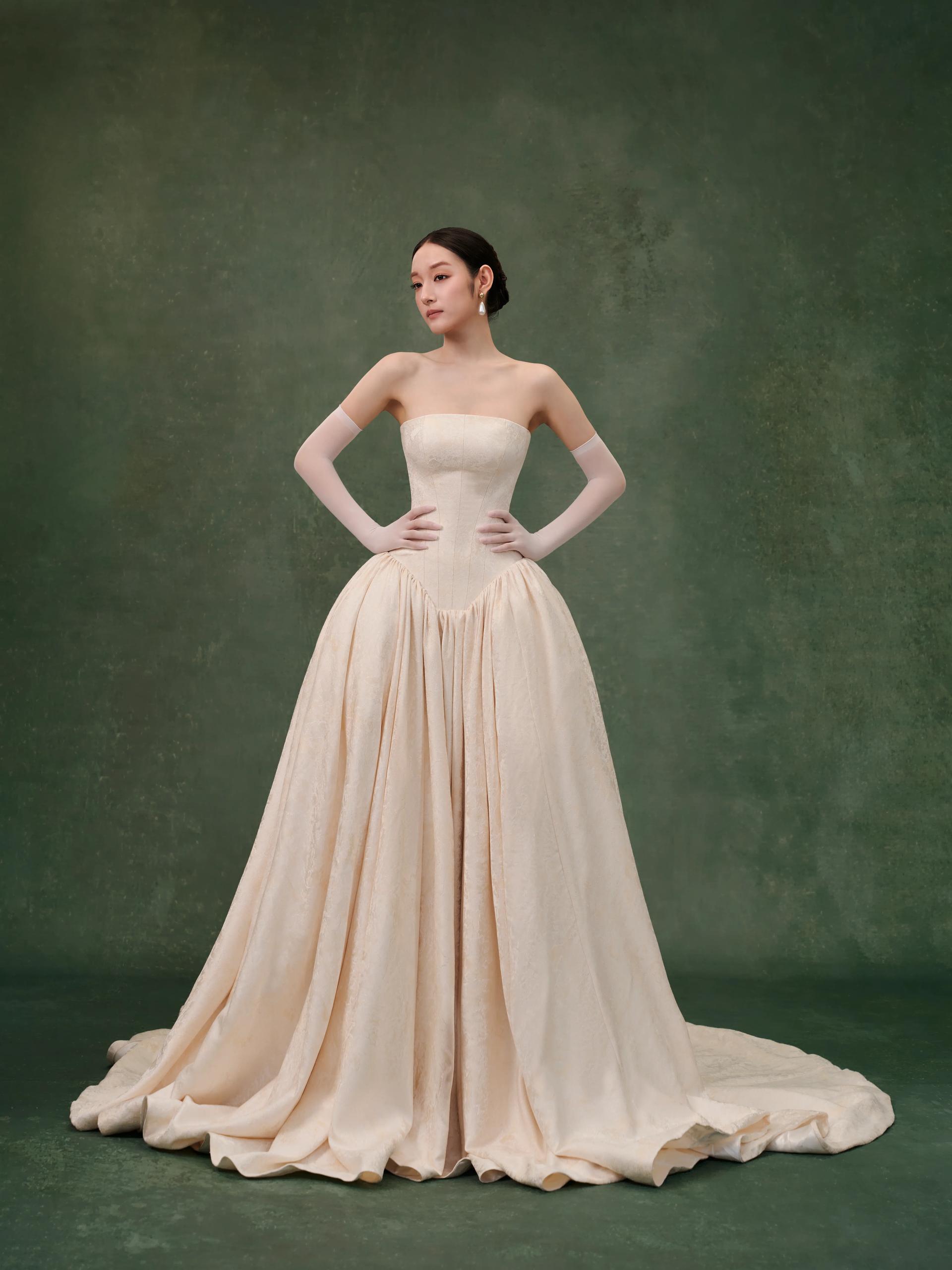 Peonia view 1